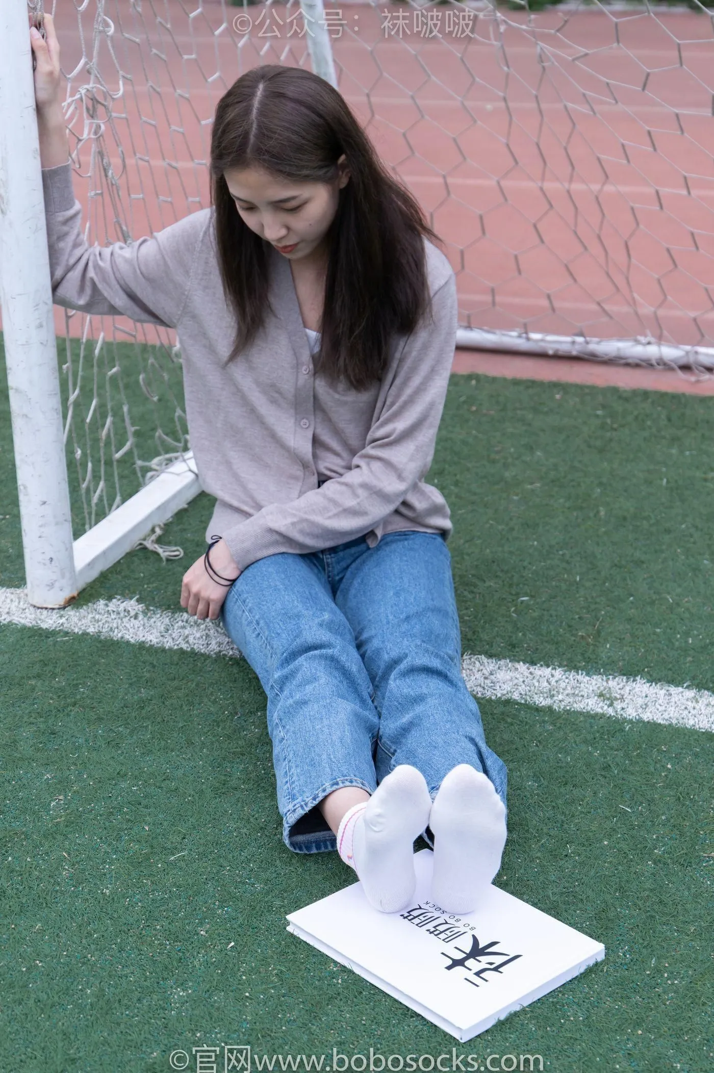 [BoBoSocks袜啵啵]NO.004 泡芙-vans帆布鞋、白棉袜、裸足 [127P]插图5